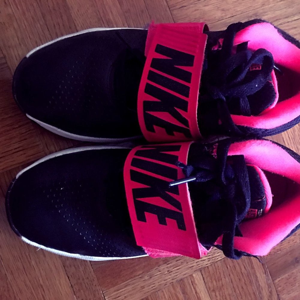 NIKE - Girl's Shoes